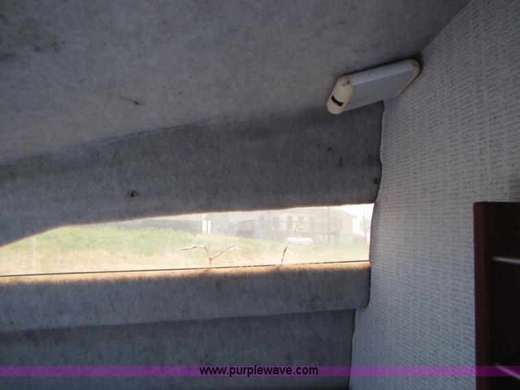 image for item 8612 1988 Bayliner 21' boat