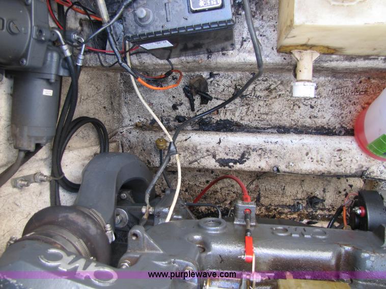 image for item 8612 1988 Bayliner 21' boat