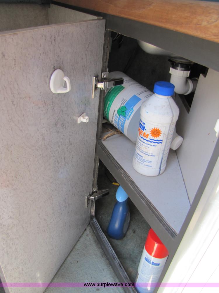 image for item 8612 1988 Bayliner 21' boat