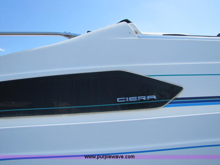 image for item 8612 1988 Bayliner 21' boat