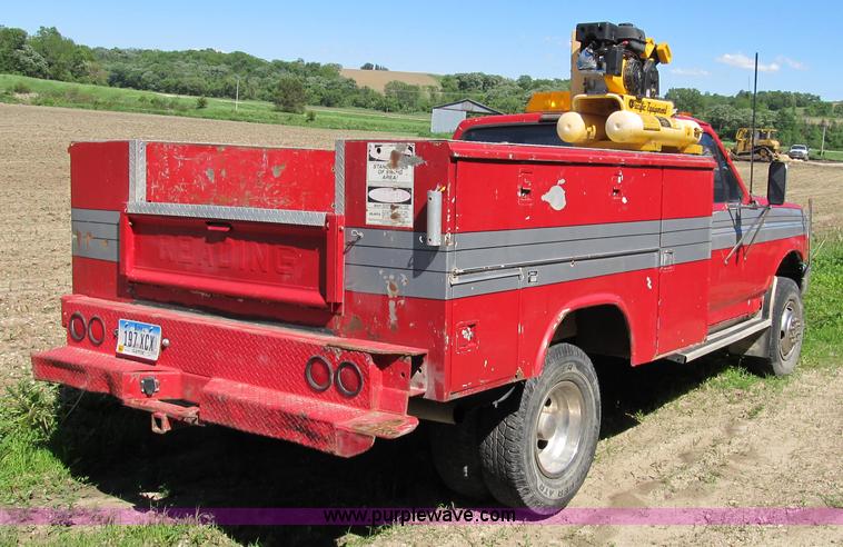 image for item 8993 1993 Ford F350 utility pickup truck