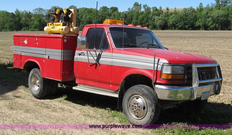 image for item 8993 1993 Ford F350 utility pickup truck