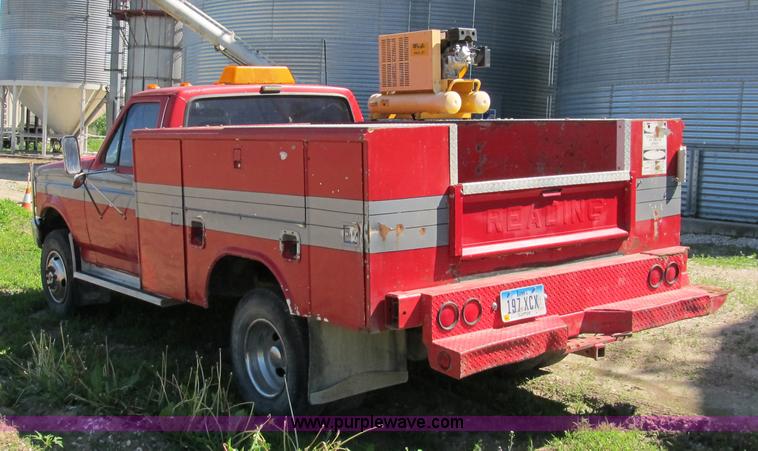image for item 8993 1993 Ford F350 utility pickup truck