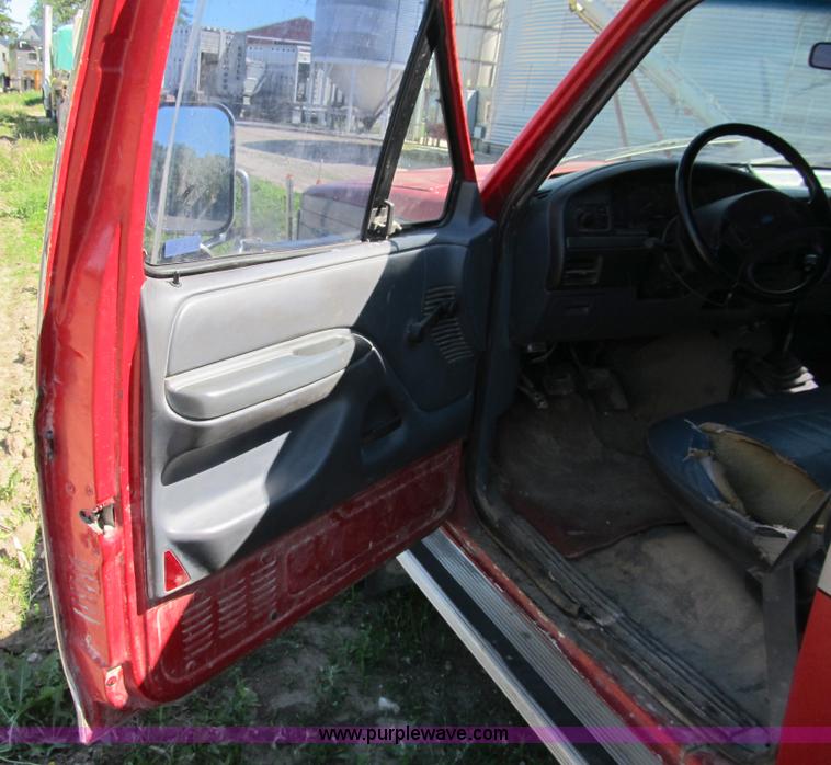 image for item 8993 1993 Ford F350 utility pickup truck