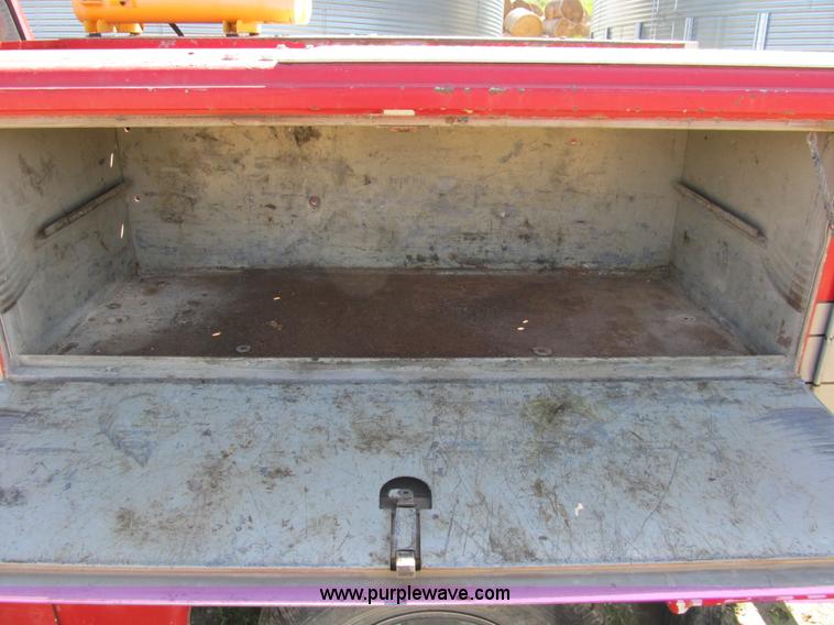 image for item 8993 1993 Ford F350 utility pickup truck