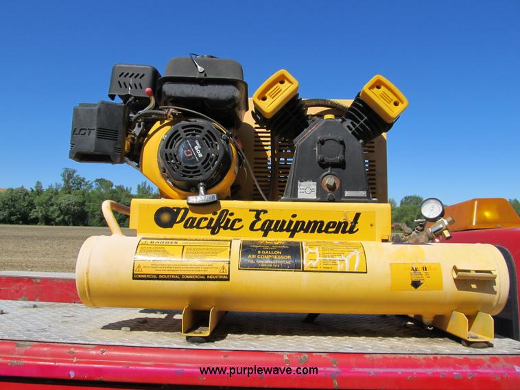 image for item 8993 1993 Ford F350 utility pickup truck