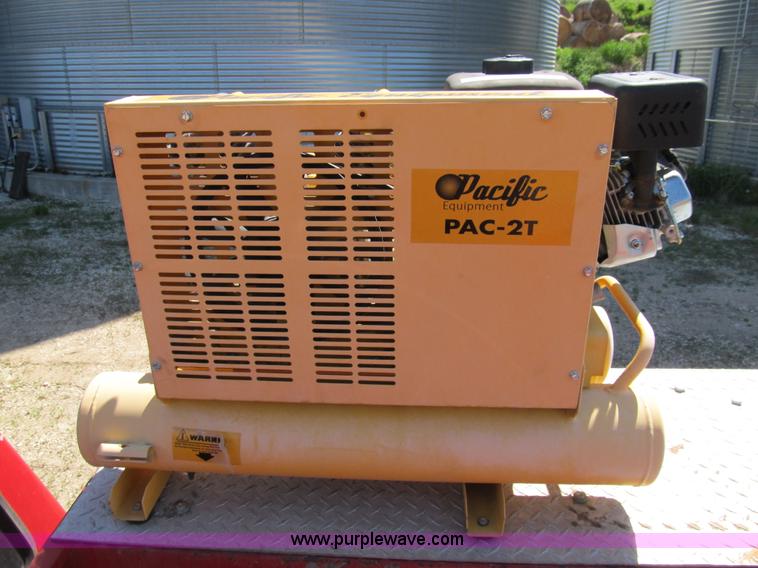 image for item 8993 1993 Ford F350 utility pickup truck