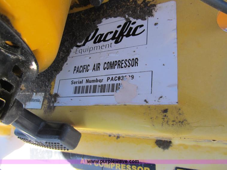 image for item 8993 1993 Ford F350 utility pickup truck