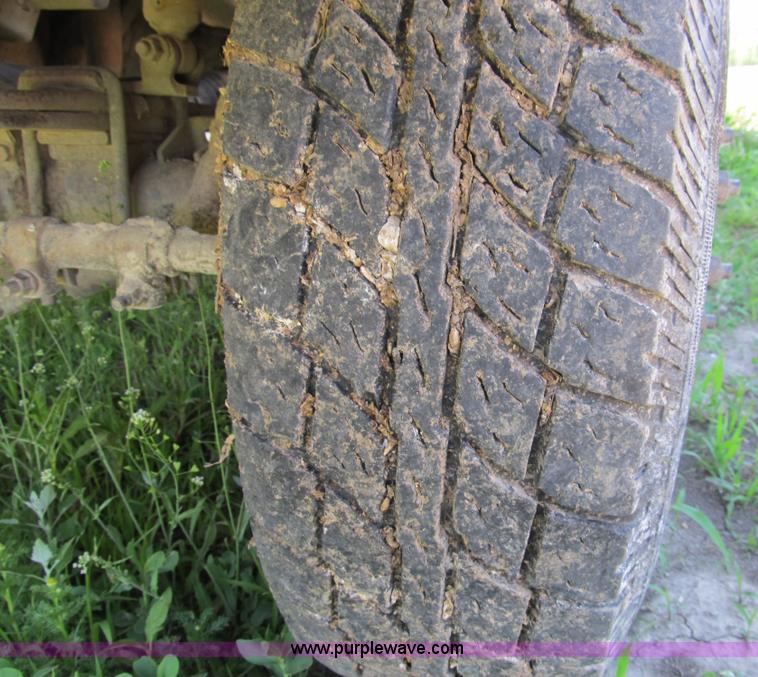 image for item 8993 1993 Ford F350 utility pickup truck