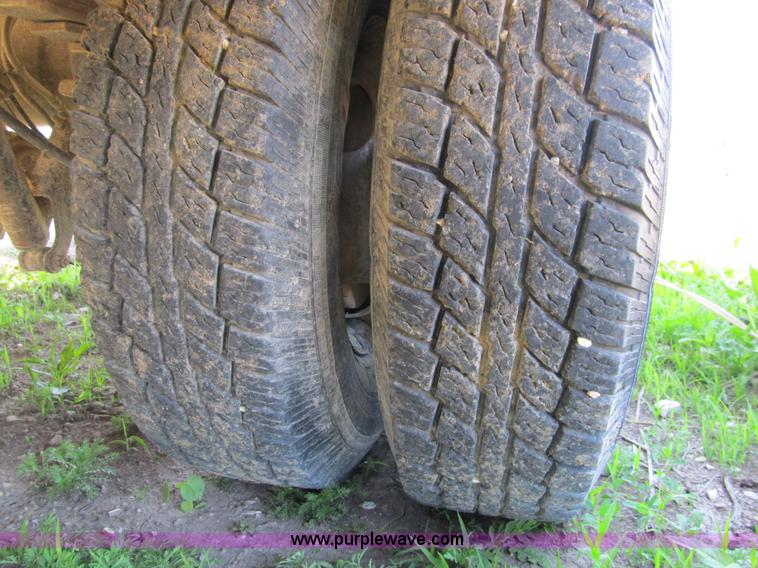 image for item 8993 1993 Ford F350 utility pickup truck