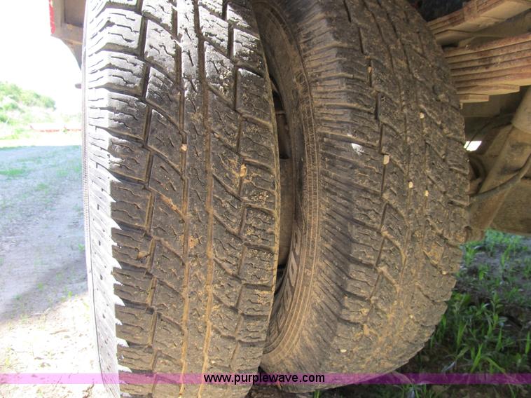 image for item 8993 1993 Ford F350 utility pickup truck