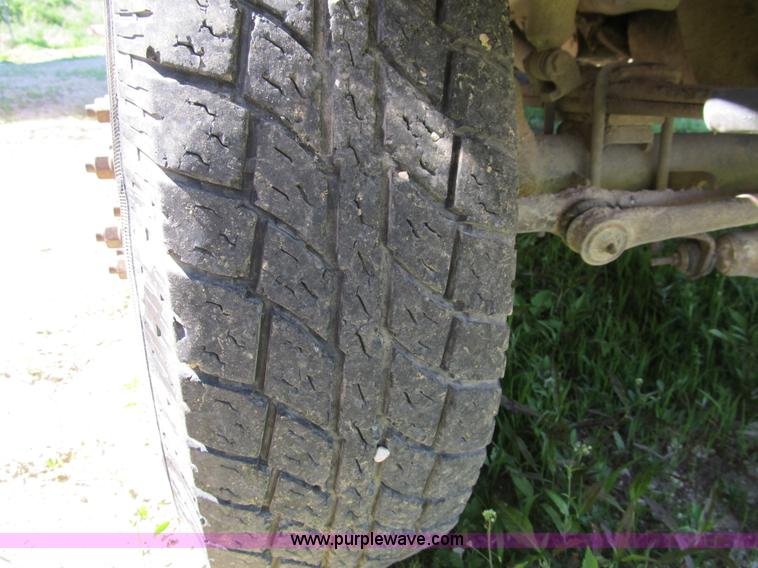 image for item 8993 1993 Ford F350 utility pickup truck