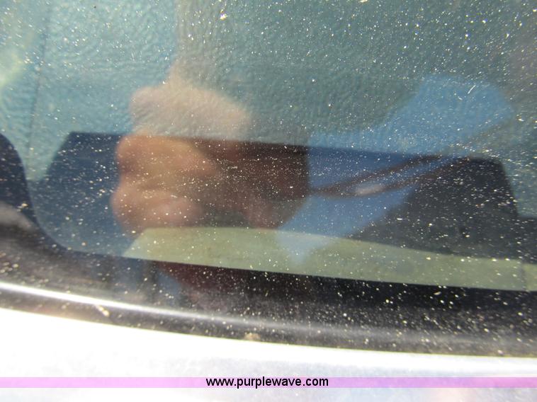 image for item 8993 1993 Ford F350 utility pickup truck