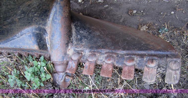 image for item A4800 Bobcat 15C auger mounting bracket with bit