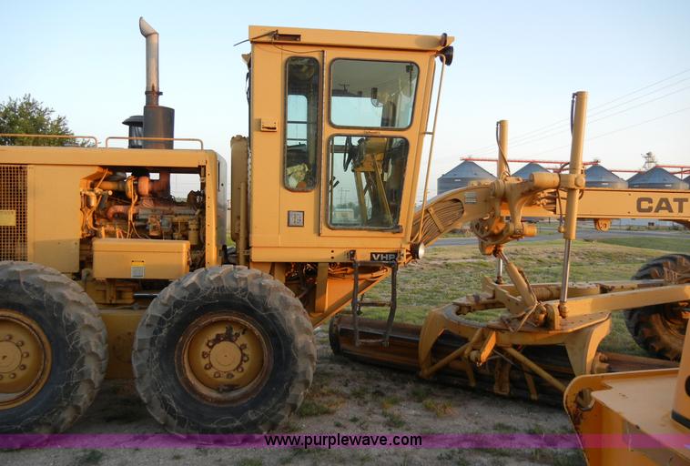 image for item 1000 1989 Caterpillar 140G-VHP motor grader