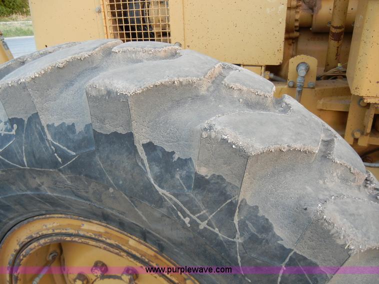 image for item 1000 1989 Caterpillar 140G-VHP motor grader