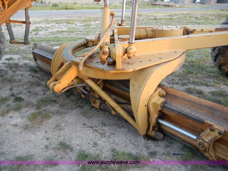 image for item 1000 1989 Caterpillar 140G-VHP motor grader