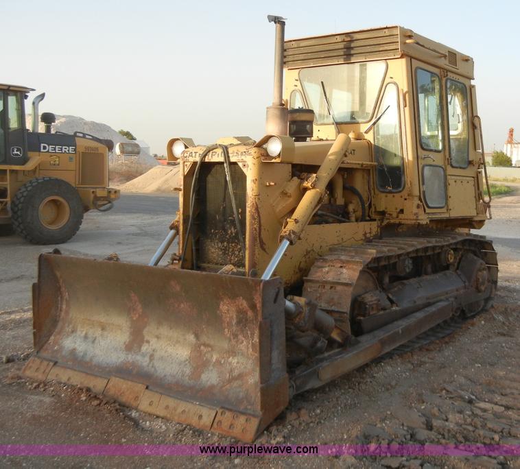 image for item 1001 1982 Caterpillar D5B dozer