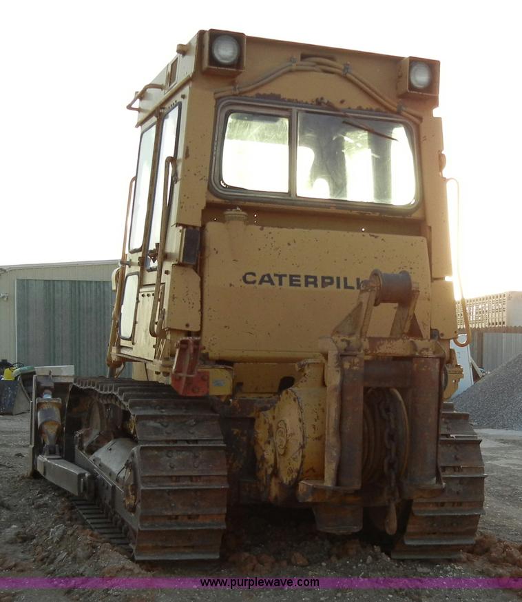 image for item 1001 1982 Caterpillar D5B dozer