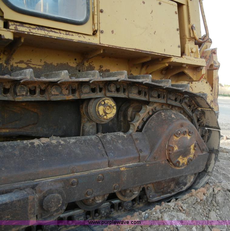 image for item 1001 1982 Caterpillar D5B dozer