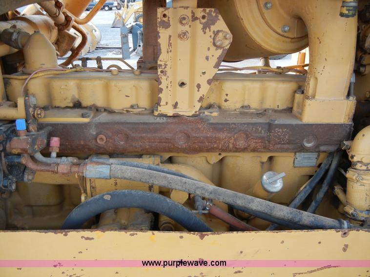image for item 1001 1982 Caterpillar D5B dozer
