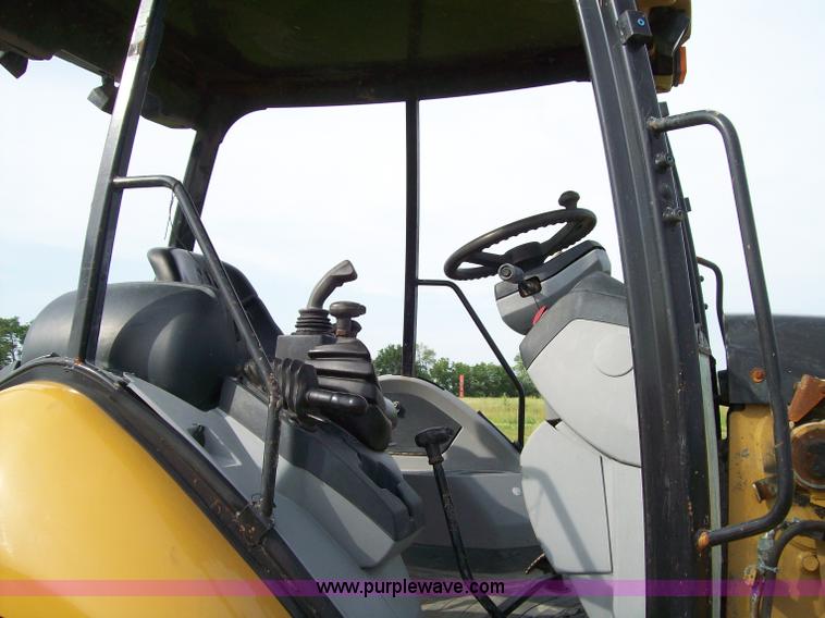 image for item 1750 2007 Caterpillar 414E IL loader