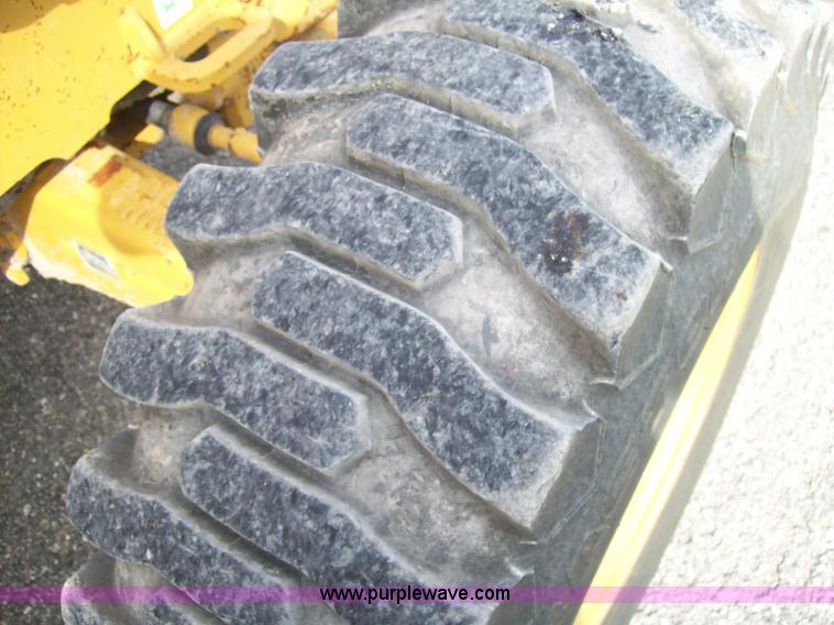 image for item 1750 2007 Caterpillar 414E IL loader