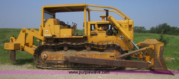 image for item 3791 International TD-25C dozer