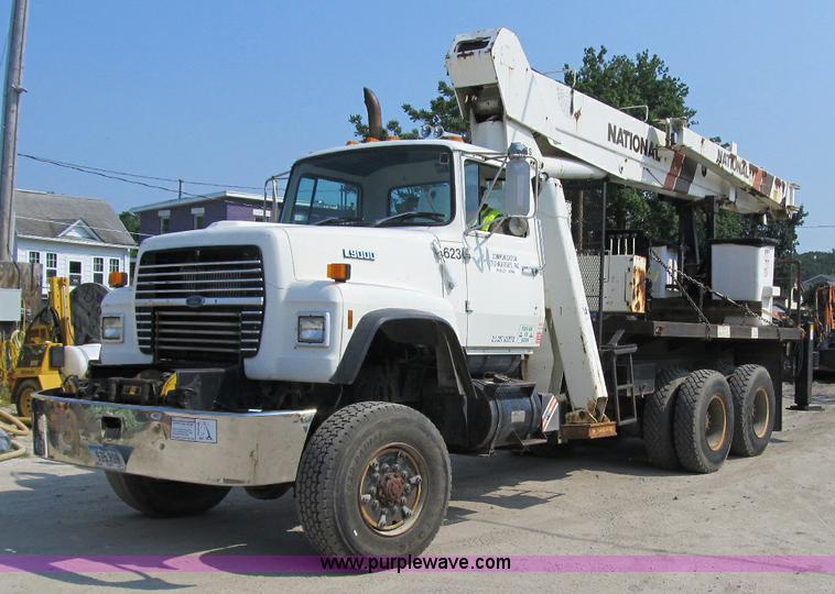 image for item 4149 1988 Ford LT9000 crane truck