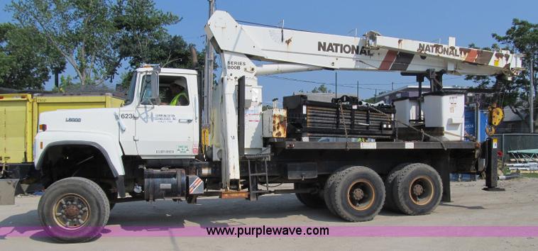 image for item 4149 1988 Ford LT9000 crane truck