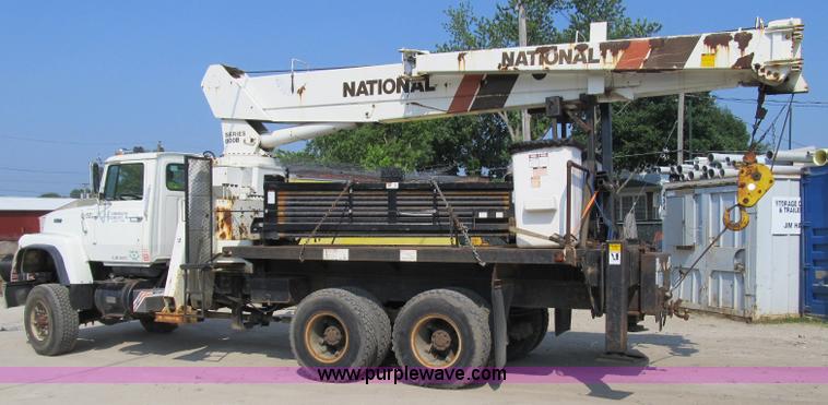 image for item 4149 1988 Ford LT9000 crane truck