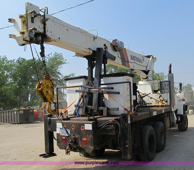image for item 4149 1988 Ford LT9000 crane truck