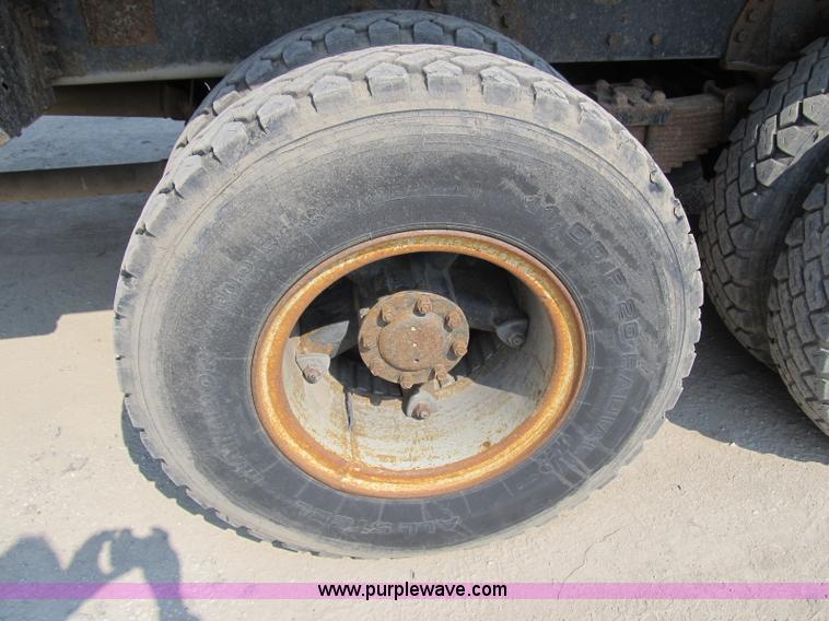 image for item 4149 1988 Ford LT9000 crane truck