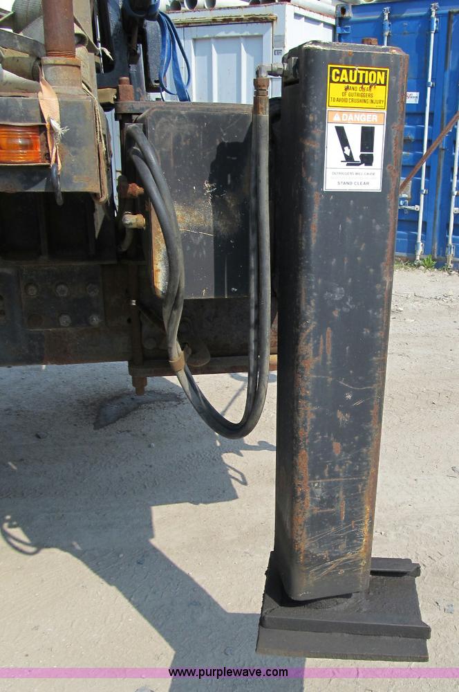 image for item 4149 1988 Ford LT9000 crane truck