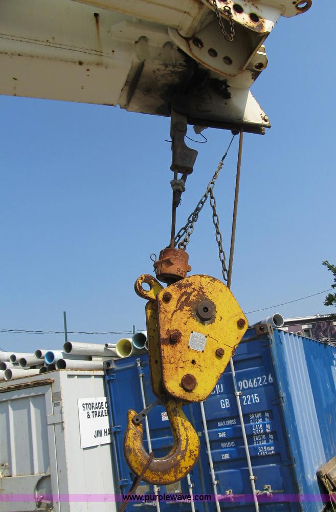 image for item 4149 1988 Ford LT9000 crane truck