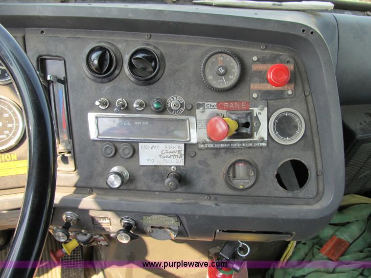 image for item 4149 1988 Ford LT9000 crane truck