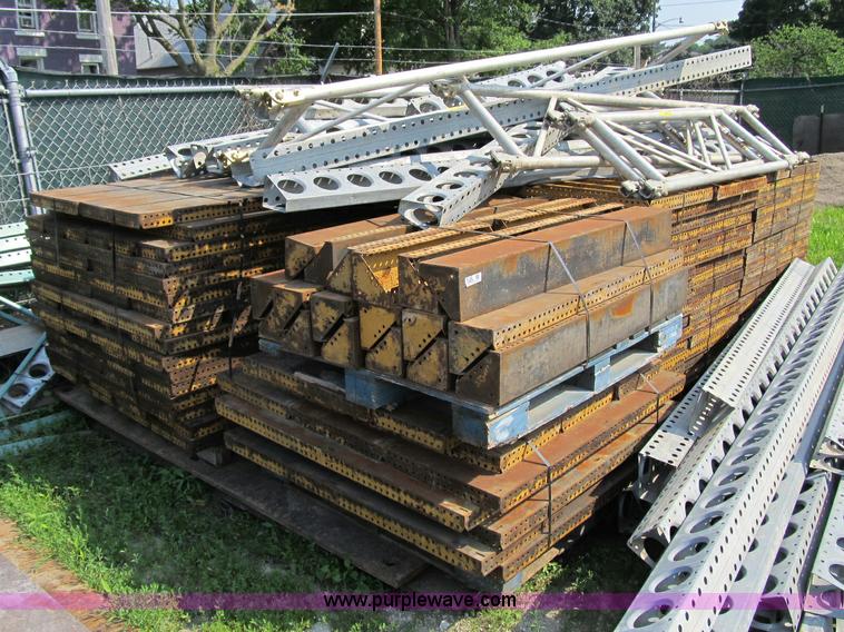 image for item 4150 Assorted concrete froms