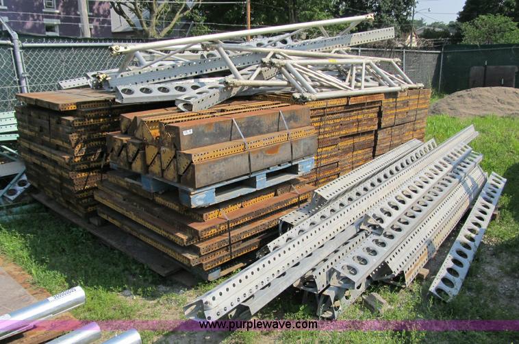 image for item 4150 Assorted concrete froms