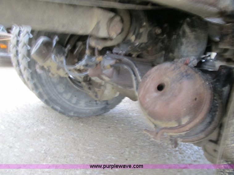 image for item 4151 1986 Mack R686ST dump truck