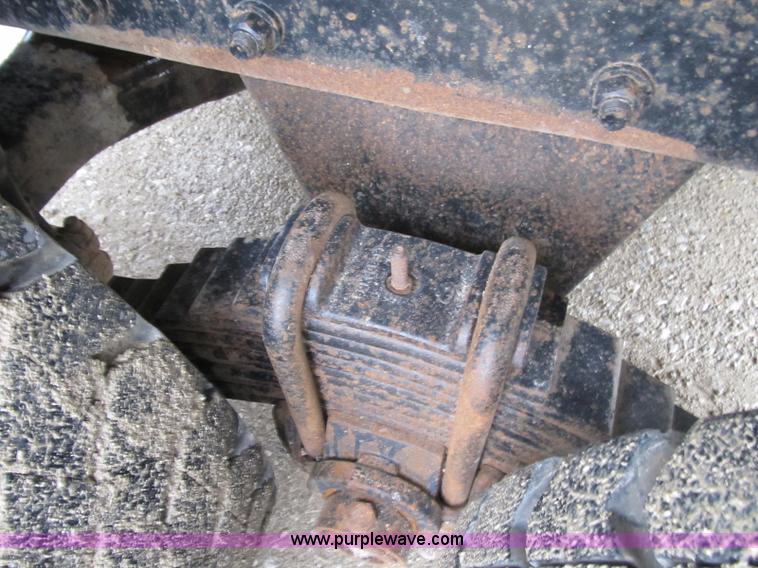 image for item 4151 1986 Mack R686ST dump truck