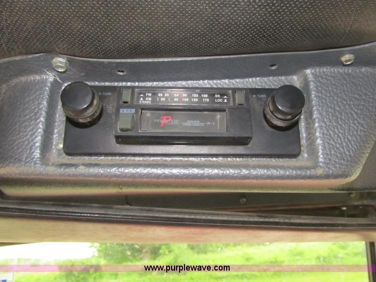 image for item 4151 1986 Mack R686ST dump truck