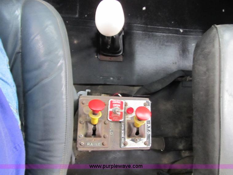 image for item 4151 1986 Mack R686ST dump truck