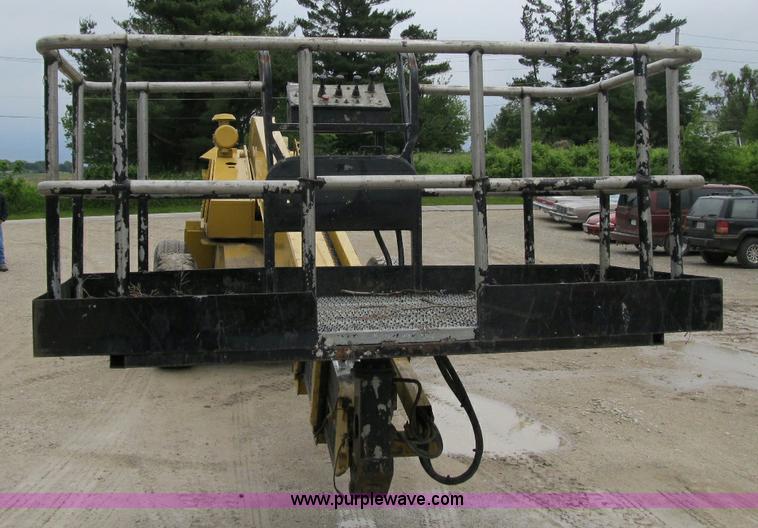 image for item 4152 1989 Grove MZ66A boom lift