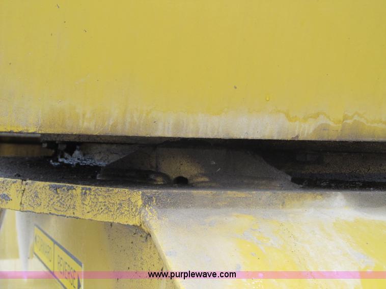 image for item 4152 1989 Grove MZ66A boom lift