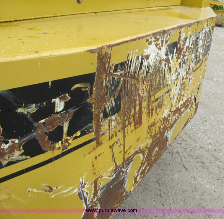 image for item 4152 1989 Grove MZ66A boom lift