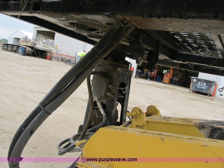 image for item 4152 1989 Grove MZ66A boom lift