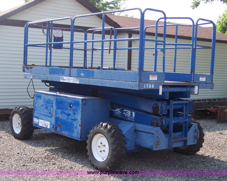 image for item 4458 Upright scissor lift