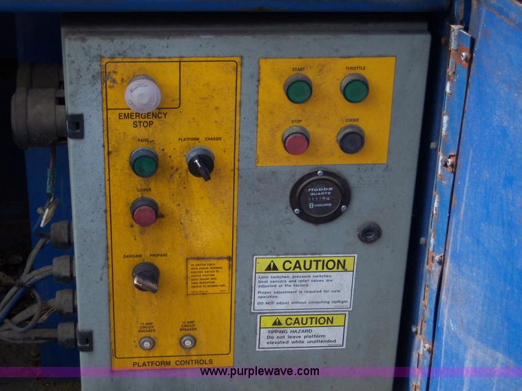 image for item 4458 Upright scissor lift