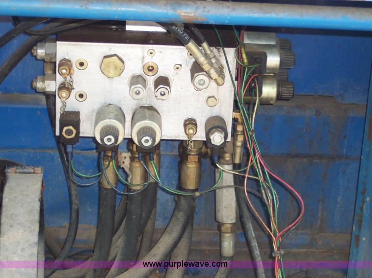 image for item 4458 Upright scissor lift