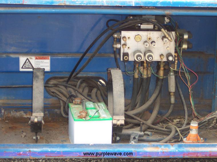 image for item 4458 Upright scissor lift